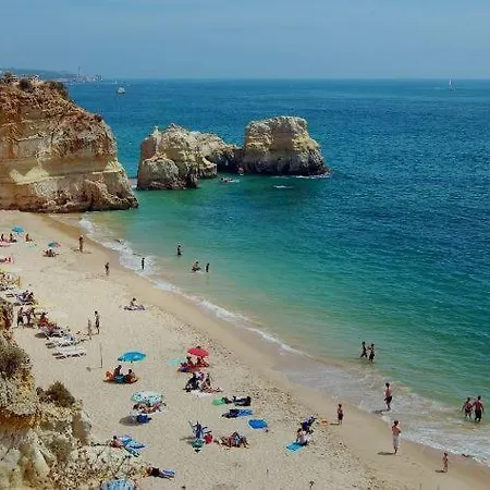 Your Walking Distance From Stunning Beaches Apartment